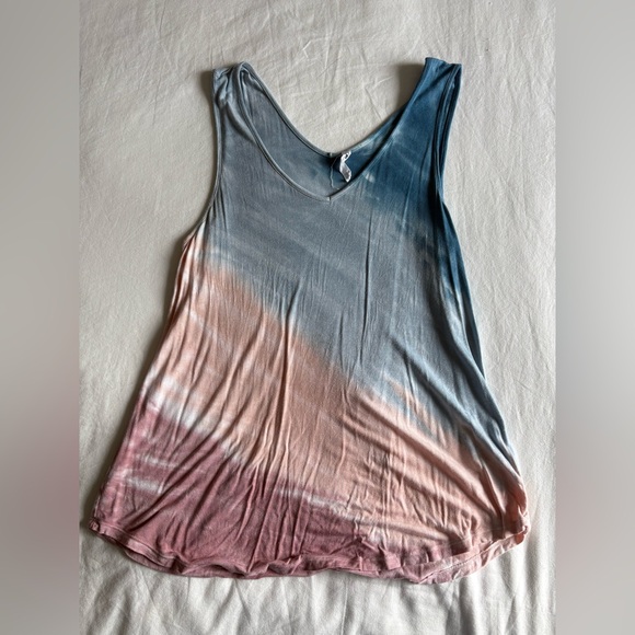 Cable & Gauge Tops - Cable & Gauge Ombre V-Neck Tank Top in Blue, Pink & Mauve